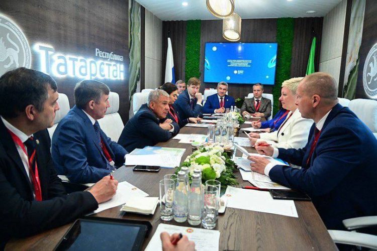 Минниханов встретился с руководством компании «Роквул Россия»
