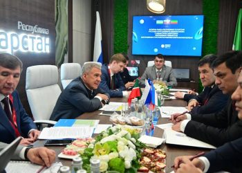 Минниханов на ПМЭФ встретился с  Министром энергетики Узбекистана