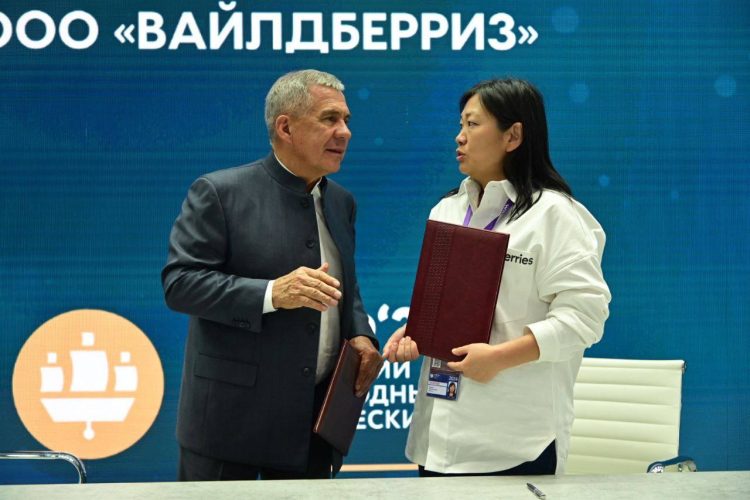 Минниханов подписал соглашение о сотрудничестве с Бакальчук
