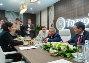 Минниханов провел встречу с президентом Федерации триатлона РФ