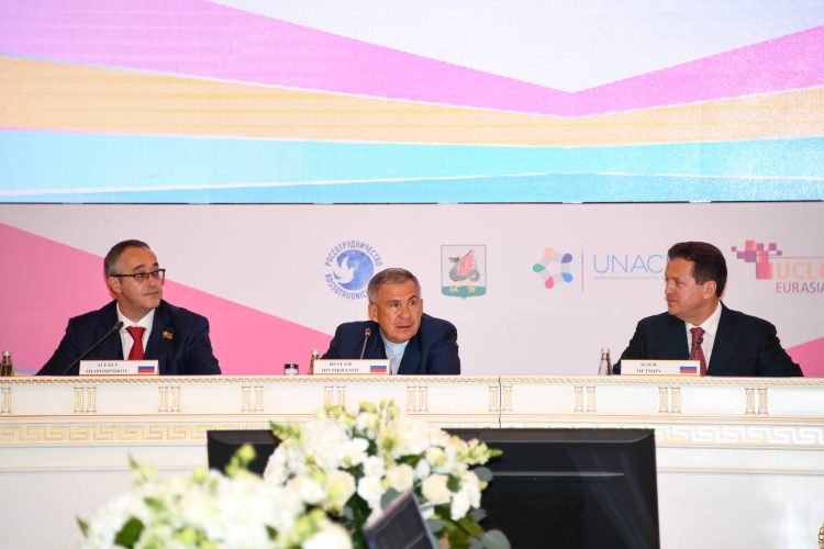 Минниханов выступил на открытии Международного форума мэров городов в Казани