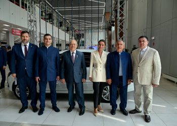 Минниханов и Шаймиев приняли участие в церемонии награждения победителей конкурса «Ак чэчэклэр»