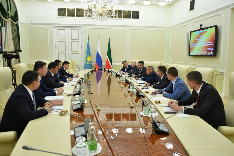 Минниханов заявил, что товарооборот Татарстана и Казахстана за год вырос на 7%