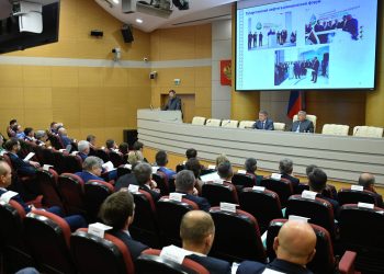 Минниханову на заседании Совета директоров АО «Татнефтехиминвест-холдинг» представили импортозамещающие проекты