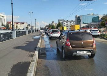 В Казани устраняют последствия непогоды