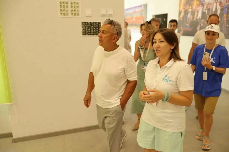 Минниханов посетил лагерь «Сэлэт-Ак Барс» в Форосе