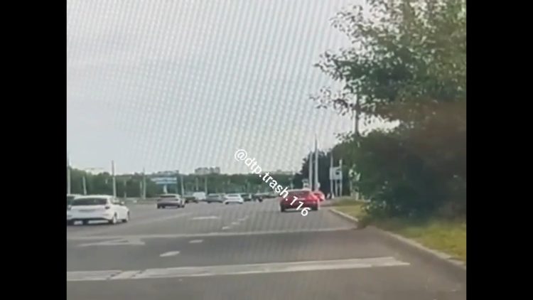 В Казани мотоциклиста госпитализировали после ДТП