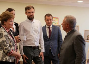 Минниханов посетил фотовыставку «Семейный код»