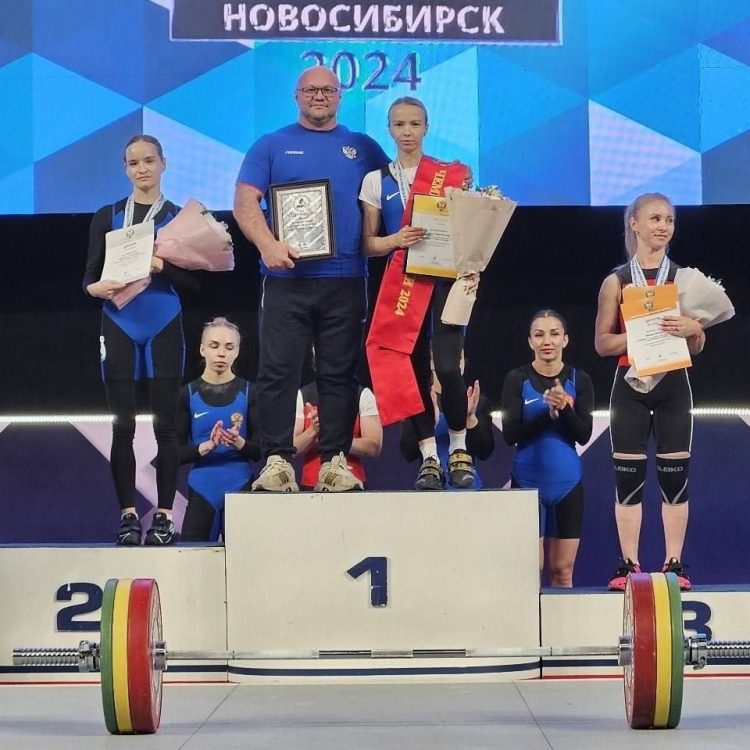 Спортсмены из Татарстана завоевали медали на чемпионате РФ по тяжелой атлетике