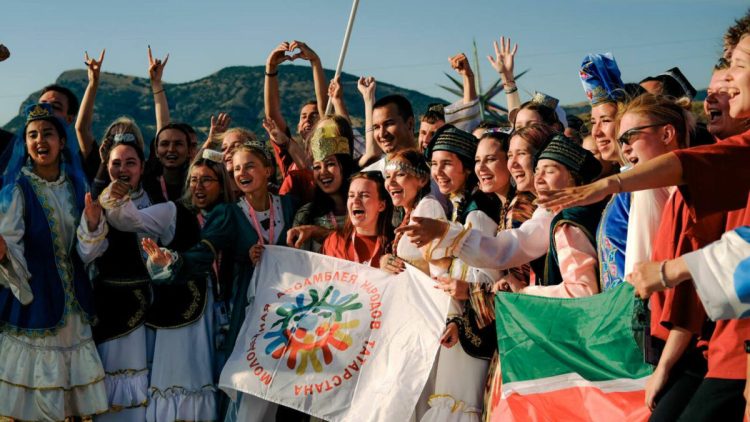 Татарстан представил 65 участников на арт-шествии фестиваля в Судаке