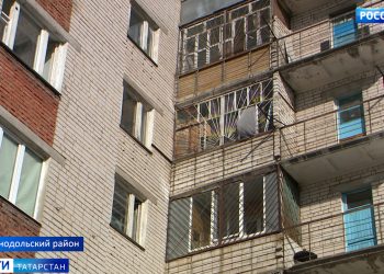 В Зеленодольске девочка упала с пятого этажа и чудом выжила