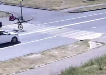 В Казани велосипедиста сбила легковушка