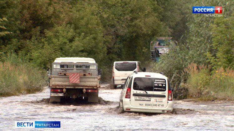 Прокуратура Казани взяла на контроль ситуацию с коммунальной аварией в Приволжском районе