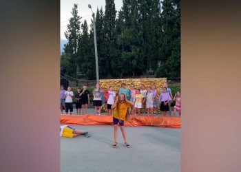 Жители Авиастроительного района пожаловались на переполненные мусорные контейнеры