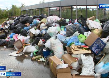 Жители поселков Привольный и Новая Тура борются с проблемой несвоевременного вывоза мусора