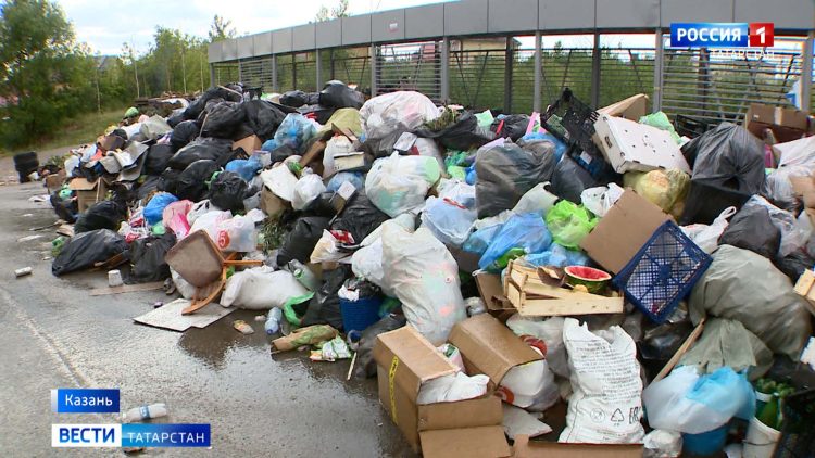 Жители поселков Привольный и Новая Тура борются с проблемой несвоевременного вывоза мусора