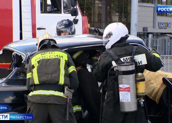 Главы чрезвычайных ведомств стран БРИКС изучили опыт спасательных операций МЧС России на суше и воде