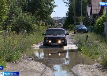В Зеленодольске девочка упала с пятого этажа и чудом выжила