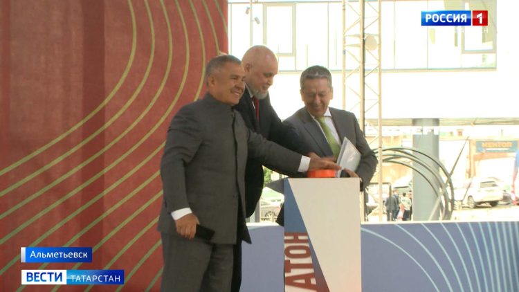 В Альметьевске на Нефтяном саммите обсудили развитие технологий в области ТЭК