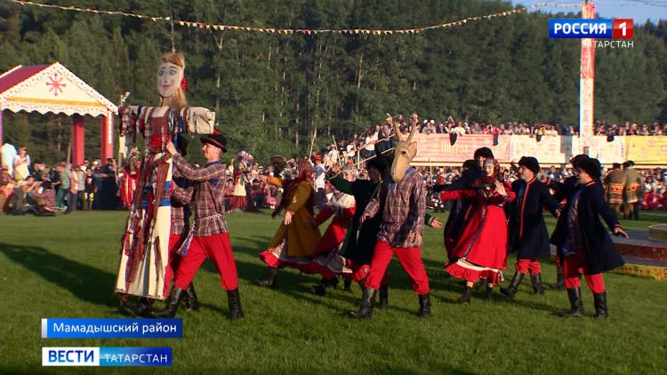 Республиканский праздник культуры кряшен «Питрау» собрал более 50 тыс. зрителей и участников