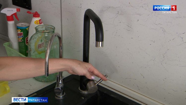 Жители поселка Осиново три дня живут без воды