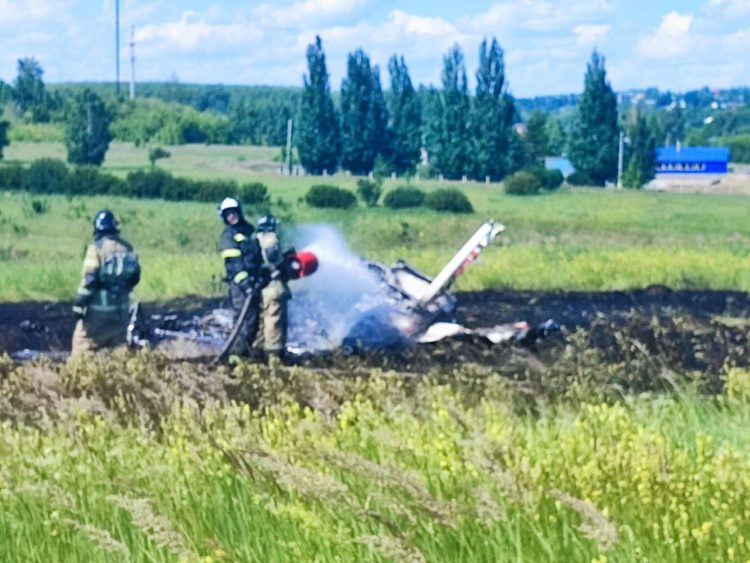 В результате крушения самолета у Камского Устья погибли двое взрослых и ребенок