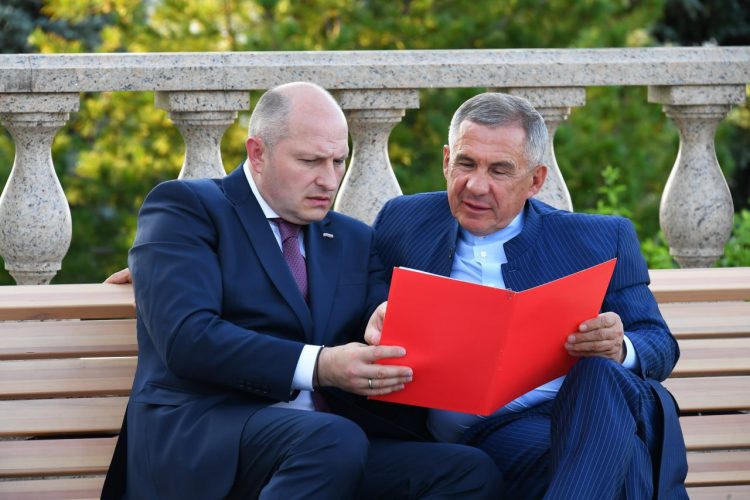 Минниханов встретился с главой МЧС РФ