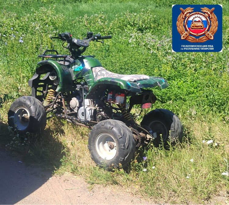 В Татарстане автоинспекторы остановили двух детей на квадроцикле