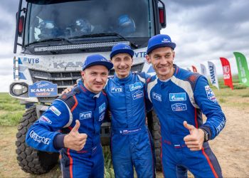 Минниханов поздравил «КАМАЗ-мастер» с победой в ралли-рейде