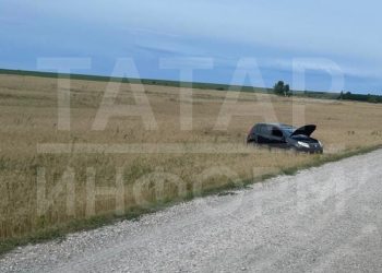 В Тюлячинском районе в результате ДТП перевернулась легковушка, пассажира госпитализировали
