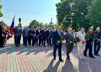 Татарстанцы почтили память защитников Севастополя