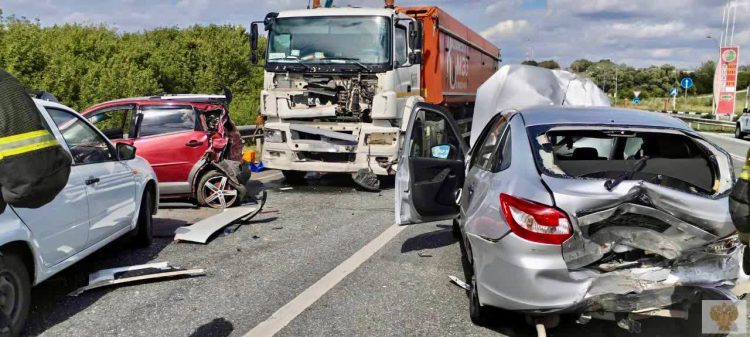 В Татарстане произошло массовое ДТП с участием семи машин