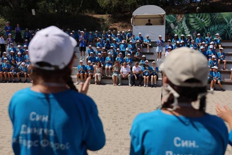 Минниханов поделился впечатлениями от визита в летний лагерь «Сэлэт — Ак Барс» в Крыму