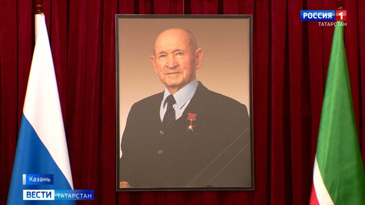 «Он сделал свою биографию сам, своими руками»: в Казани простились с Ильдусом Мостюковым