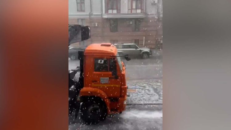 В Казани прошел сильный ливень с градом