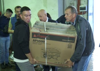 В Казани активисты передали генераторы для военнослужащих СВО