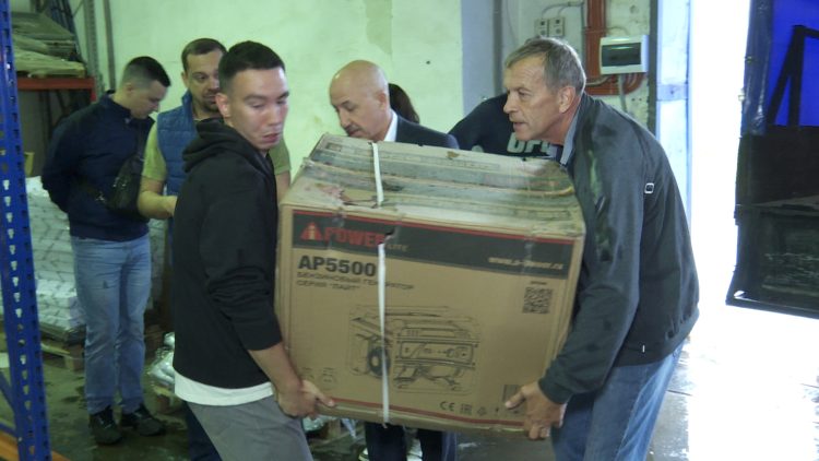 В Казани активисты передали генераторы для военнослужащих СВО