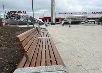 В сквере у вокзала «Казань-2» установили скамейки и урны в рамках нацпроекта