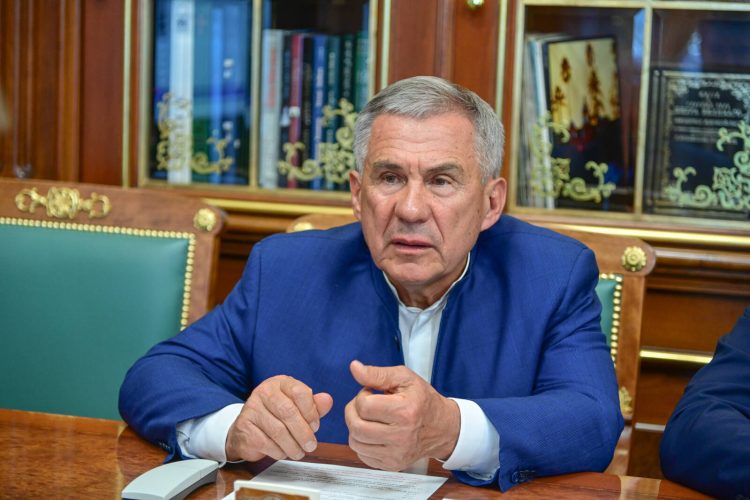 Минниханов держит на личном контроле ситуацию с ДТП с поездом из Казани и КамАЗом