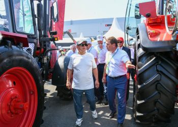 Минниханов вручил организациям потребкооперации республики новые автомобили