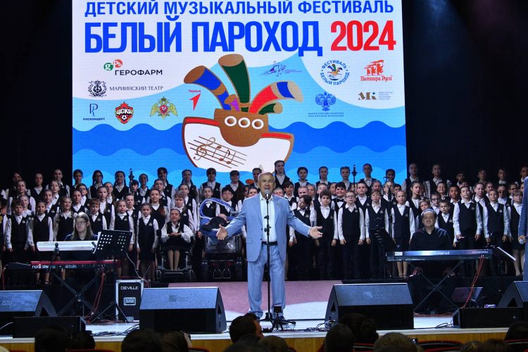 Минниханов посетил гала-концерт детского музыкального благотворительного фестиваля «Белый пароход»