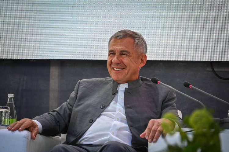 Минниханов на XX Нефтяном саммите: Главное — это люди, специалисты своего дела