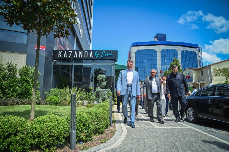 Минниханов встретился с представителями деловых кругов Турции