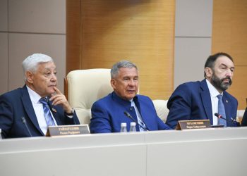 Минниханов провел республиканское совещание финансовых, казначейских и налоговых органов