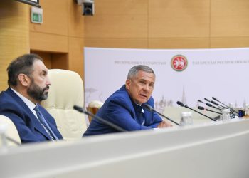 Минниханов провел заседание Совета директоров АО «Татнефтехиминвест-холдинг»