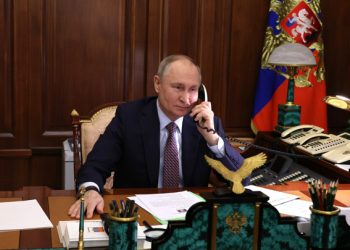 Песков: Путин часто звонит командирам и рядовым на фронт