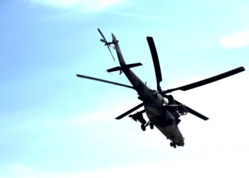 Ми-35М уничтожил замаскированную бронированную технику ВСУ в Курской области