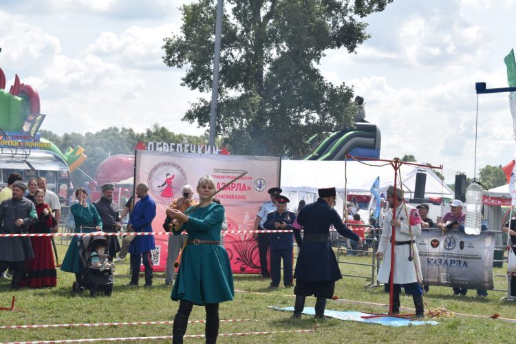 В Елабуге прошли первые Всероссийские женские соревнования по рубке шашкой