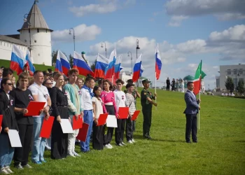 В Казани прошел флешмоб «Живой флаг»