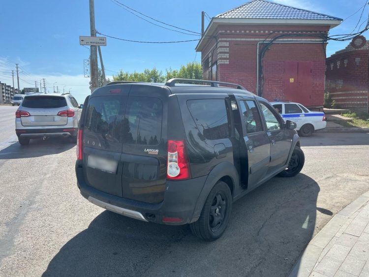 В Альметьевске арестовали больничный автомобиль из-за долга